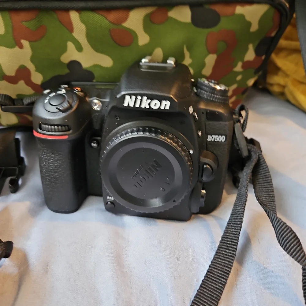 Nikon D7500 with 2 lenses and all accessories